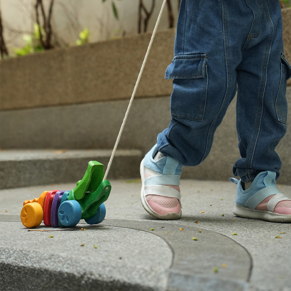 PlanToys - Pull-Along Rainbow Alligator
