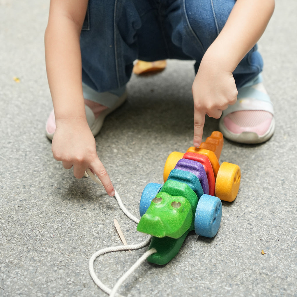 PlanToys - Pull-Along Rainbow Alligator